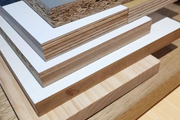 仔细甄别板材的真实品质